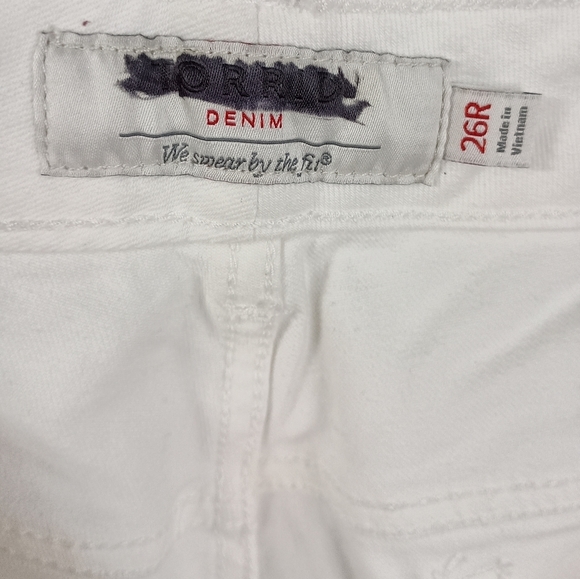 Torrid White Distressed Boyfriend Jeans 🤍 Size 26W/4X - Picture 5 of 6